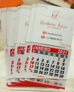 Imã de Geladeira com Mini Calendário 2026