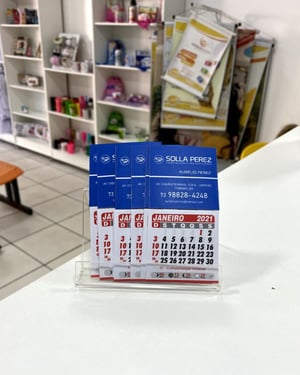 Imã de Geladeira com Mini Calendário 2026