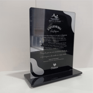 TROFÉU EM ACRÍLICO ADESIVADO