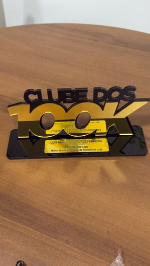 Troféus Personalizados em Acrílico