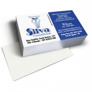 Cartão de Visita Básico 250 Unidades 250g Frente Colorida Papel 250g 9x5cm - 250 unidades Frente colorida; verso sem impressão Sem acabamento especial Corte reto padrão Arte opcional + R$ 50,00