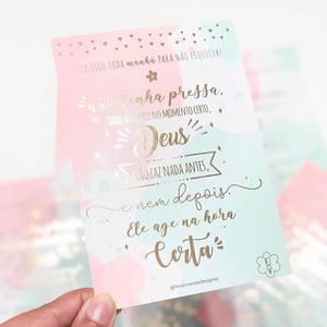 Cartão Postal 9x15cm Couchê 300g Laminação Fosca + UV Localizado + Hot Stamping (4x0)