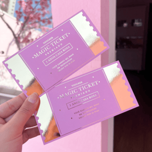 Cartão Postal 9x15cm Couchê 300g Laminação Fosca + UV Localizado + Hot Stamping (4x4)