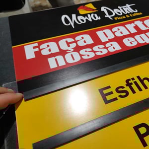 Placa admite-se vagas em aberto 50x70 cm com 4 cargos