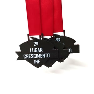 Medalha em acrílico com corte especial