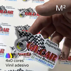 Vinil adesivo 0,10 com meio corte no formato desejado Vinil adesivo 0,10 mm M² personalizado 4x0 cores (colorido frente e verso sem impressão) Fosco ou brilho Meio corte no formato desejado Aplicação de verniz