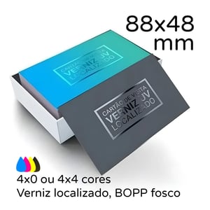 Cartão de visita com verniz localizado Papel couché fosco 300 g/m² 88x48 mm 4x0 cores (impressão colorida de um lado) ou 4x4 cores (impressão colorida ambos os lados) Fosco Verniz localizado e refile reto Sem opção de extras