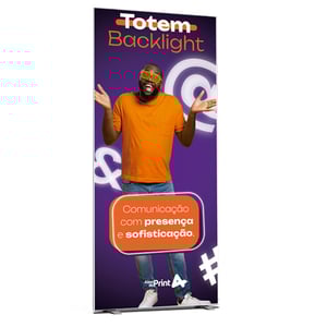 Totem Backlight Estrutura em alumínio com iluminação interna em LED. Tecido Backlight dupla face. 85x200cm Incluso 02 impressões em tecido Backlight.   