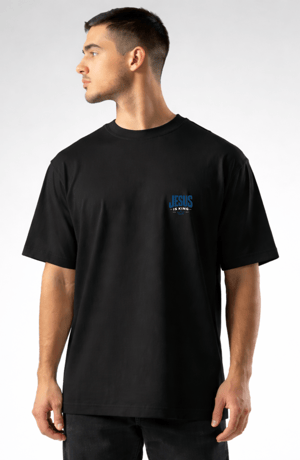 Camiseta Jesus is King