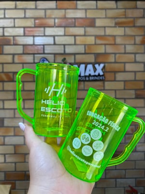 Caneca 500ml Tradicional     Serigrafia em uma cor - Arte única para todo o pedido • A cor da caneca deve ser definida juntamente com o setor de arte após confirmação do pedido •