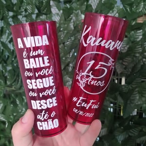 Long drink tradicional     Serigrafia em uma cor - Arte única para todo o pedido • A cor do copo deve ser definida juntamente com o setor de arte após confirmação do pedido •