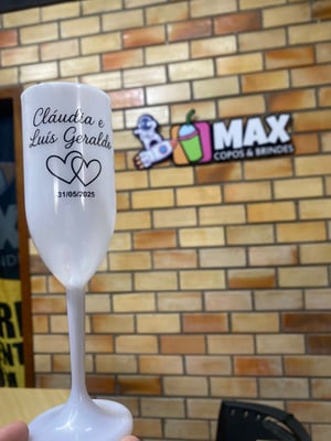 TAÇA ESPUMANTE     Serigrafia em uma cor - Arte única para todo o pedido • A cor da taça deve ser definida juntamente com o setor de arte após confirmação do pedido •