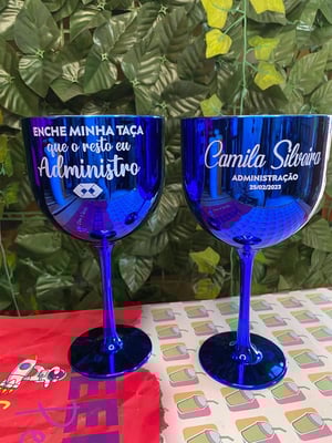TAÇA GIN Metalizada     Serigrafia em uma cor - Arte única para todo o pedido • A cor da taça deve ser definida juntamente com o setor de arte após confirmação do pedido •