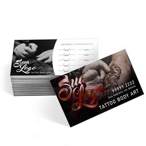 Cartão de visita fosco com verniz localizado