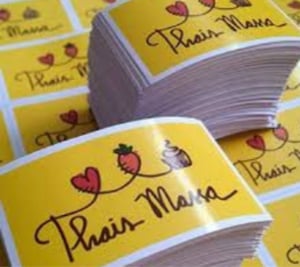 Adesivo em vinil com corte de contorno