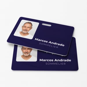 Crachá Impresso Horizontal (frente) a partir de R$ 10,85/unid PVC 1mm 5,4 x 8,7 cm 4x0 Impressão térmica Ribbon corte arredondado 