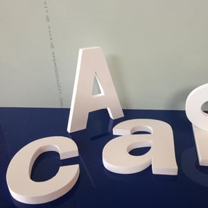 Letra Caixa em PVC PVC 20 mm Personalizado 4x0 C/ Pintura Automotiva Brilho Sem Iluminação