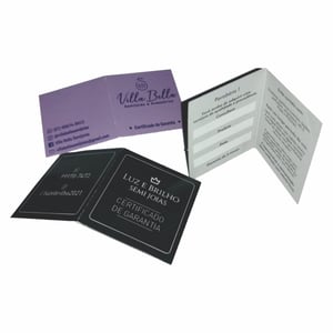 Certificado de Garantia Couchê 300g 9x5cm 4x4 Verniz Total Brilho Frente Corte Reto com Vinco no Meio 