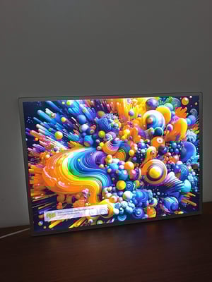 Quadro Luminoso Backlight A3 Vidro com borda de alumínio e iluminação em Led 29,7 x 42 centímetros 4x0 Impressão em Backlit Film Corte Reto 