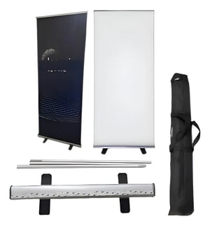 Banner Roll-Up - 80x200cm Estrutura em Aluminio 80x200cm 4x0 Brilho/Fosco Madeira e cordinha 