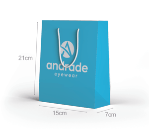 SACOLA DE PAPEL PERSONALIZADA SCP02 21X15X7 PREENCHIMENTO COLORIDO PAPEL OFFSET 180g 21X15X7 IMPRESSÃO COLORIDA SEM LIMITE DE CORES SEM REVESTIMENTO REFORÇO DE ALÇA DOBRA DUPLA A impressão pode variar em até 15% da tonalidade de sua logo, pois cada tela de celular ou monitor tem uma calibragem diferente. Assim como pode haver diferença de tonalidade de um produto para outro.