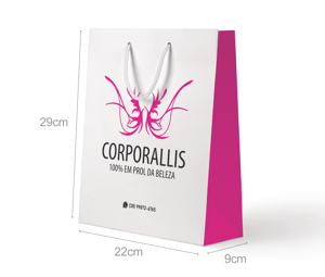 SACOLA DE PAPEL PERSONALIZADA SCP04 29X22X9 COR BRANCA LOGO COLORIDA PAPEL OFFSET 180g 29X22X9 IMPRESSÃO COLORIDA SEM LIMITE DE CORES SEM REVESTIMENTO REFORÇO DE ALÇA DOBRA DUPLA A impressão pode variar em até 15% da tonalidade de sua logo, pois cada tela de celular ou monitor tem uma calibragem diferente. Assim como pode haver diferença de tonalidade de um produto para outro.