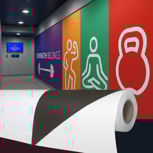 Adesivo Vinil Blockout Vinil Blockout Indicado para cobrir superfícies já adesivadas sem deixar transparecer o conteúdo anterior. 4x0 Brilho Com acabamento Pedido Mínimo R$ 47,00