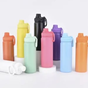 Garrafa de Inox - 650ml - Tomy - Térmica - Tampa Bico Duplo - Alça Silicone      