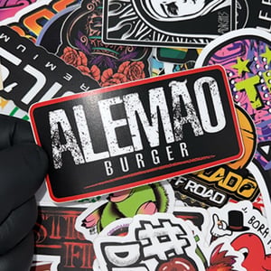 Sticker Premium Adesivo Vinílico  4x0 Laminado Corte total Protegido