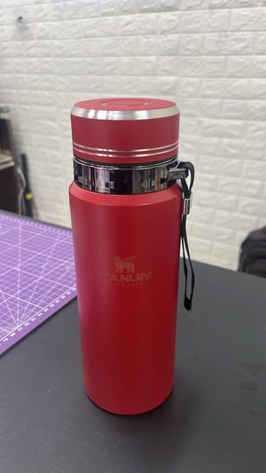 Copo Térmico Preto 800ml com Gravação à Laser Aço Inoxidável 800ml  Gravação à Laser Vermelho 