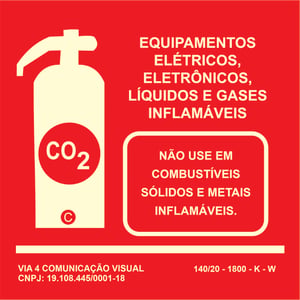 PLACA EXTINTOR CO2 EM ACRÍLICO ACRÍLICO 3mm 14x14 cm Silk Impressão direta epóxi e fotoluminescente, padrão bombeiro Corte reto Com dupla-face