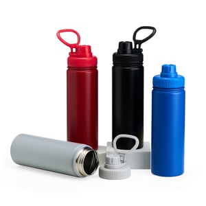 Garrafa Inox 750ml INOX 750ml GRAVAÇÃO A LASER, DIGITAL, DTF UV Garrafa em inox com capacidade máxima de 750ml. Conta com pintura eletrostática, que oferece uma cor duradoura e acabamento de maior qualidade e resistência. Possui tampa rosqueável em plástico com proteção para o bocal e alça para transporte.  