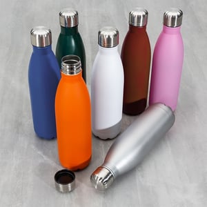 Garrafa Inox 750ml INOX 750ml GRAVAÇÃO A LASER, DIGITAL, DTF UV Garrafa 750ml em inox com tampa rosqueável e pintura fosca. Obs.: Não é um modelo térmico.  