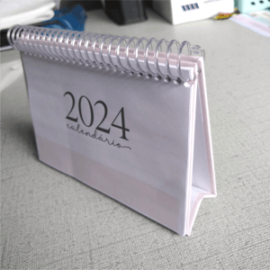 Calendário de Mesa Personalizado Base Papel Paraná 10x15x5cm Impressão Colorida Laminação 12 Folhas Bloco 12 Meses