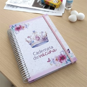 Caderneta da Saúde Personalizada Capa Dura/Miolo Off Set 75g 15,5x21,5cm Impressão Colorida Laminação Padrão Espiral Cristal 