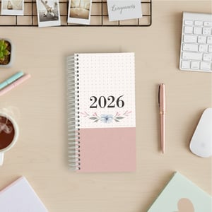 Agenda Anne - Rosa Slim Miolo Off Set 75g 11x21cm Impressão Colorida Capa Dura Laminada Fechamento em Espiral 