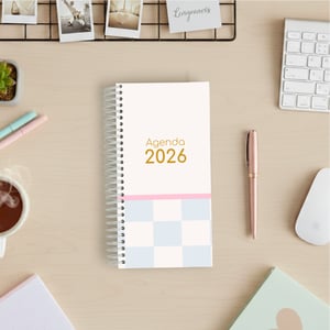 Agenda Delicada - Slim Miolo Off Set 75g 11x21cm Impressão Colorida Capa Dura Laminada Fechamento em Espiral 