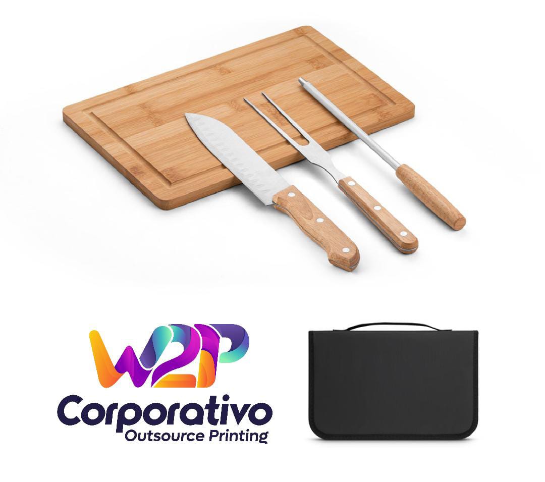 Kit churrasco em estojo de 210D e tábua em bambu com 3 utensílios em aço inox e madeira de seringueira