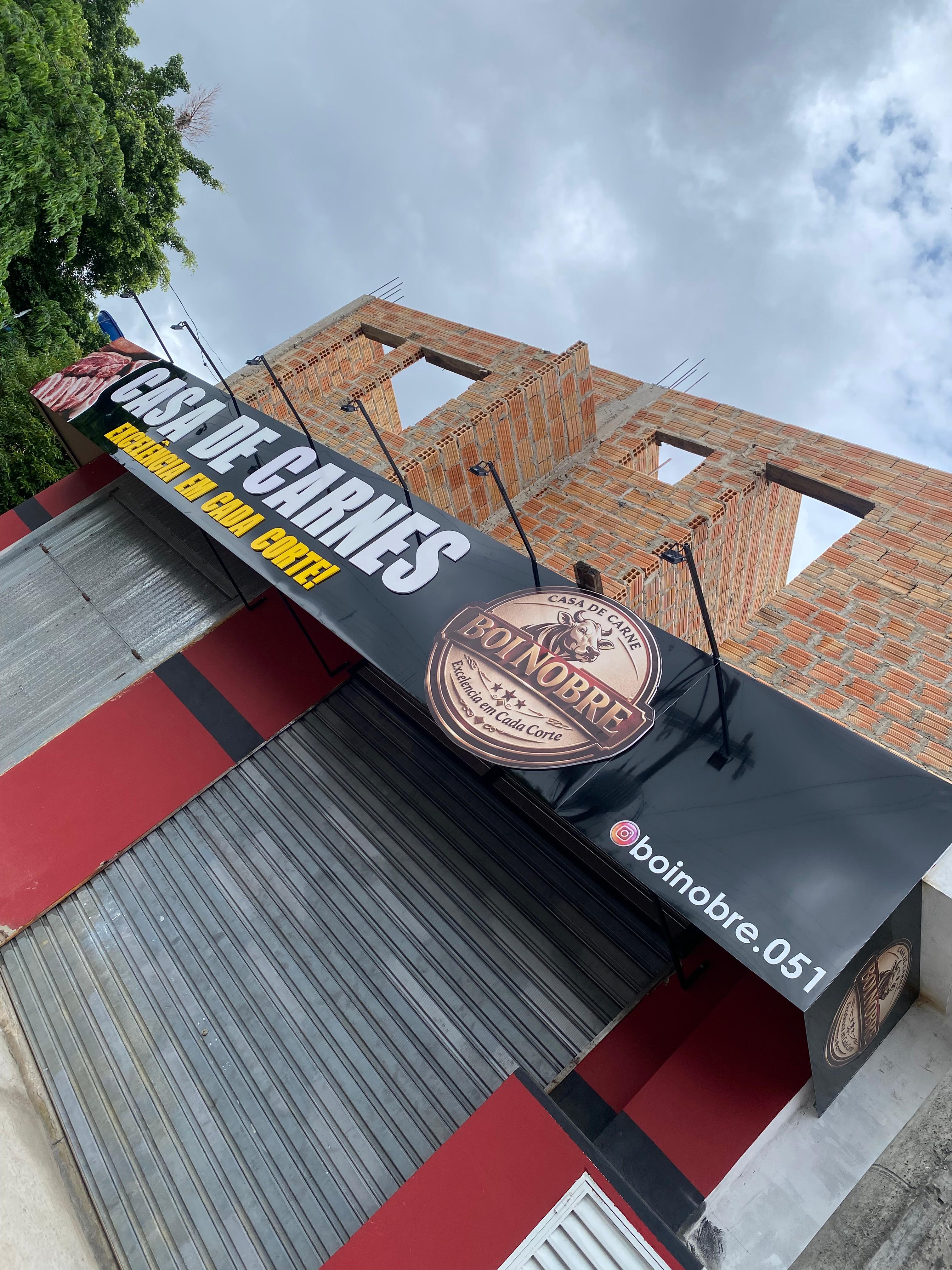 FACHADA EM ACM COM LAYOUT EM PVC EXPANDIDO